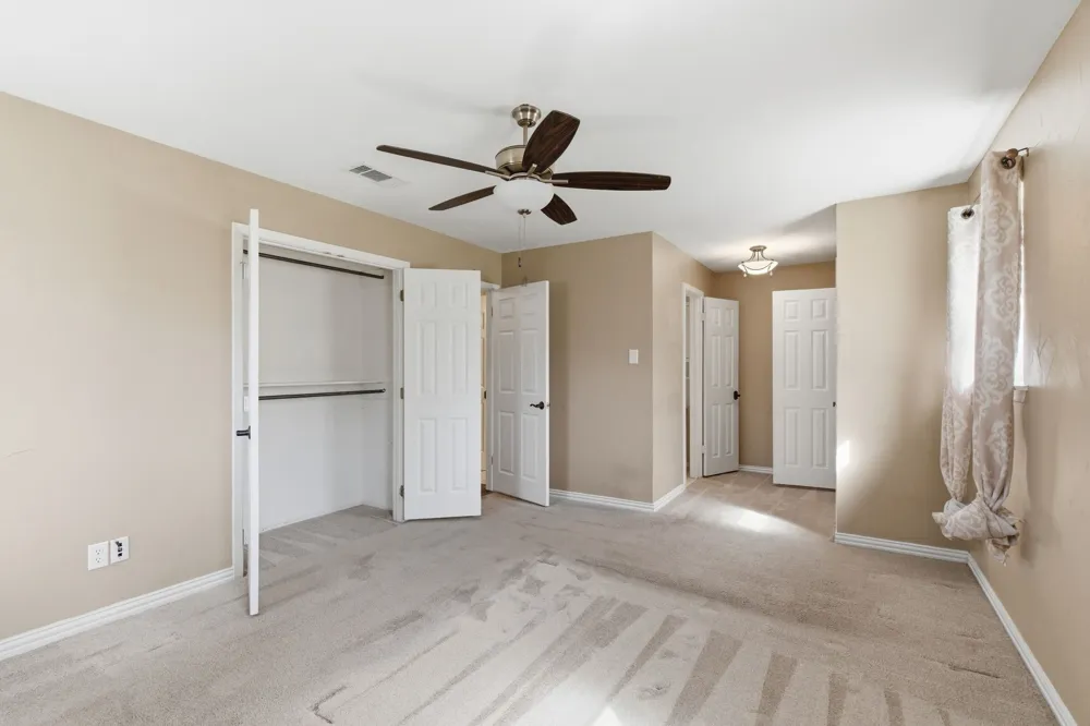 1760 Acorn Lane Hurst, TX 76054