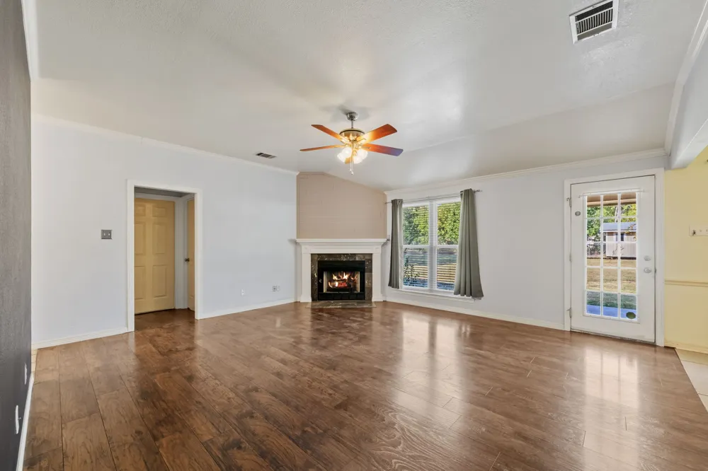 313 Main Street Red Oak, TX 75154