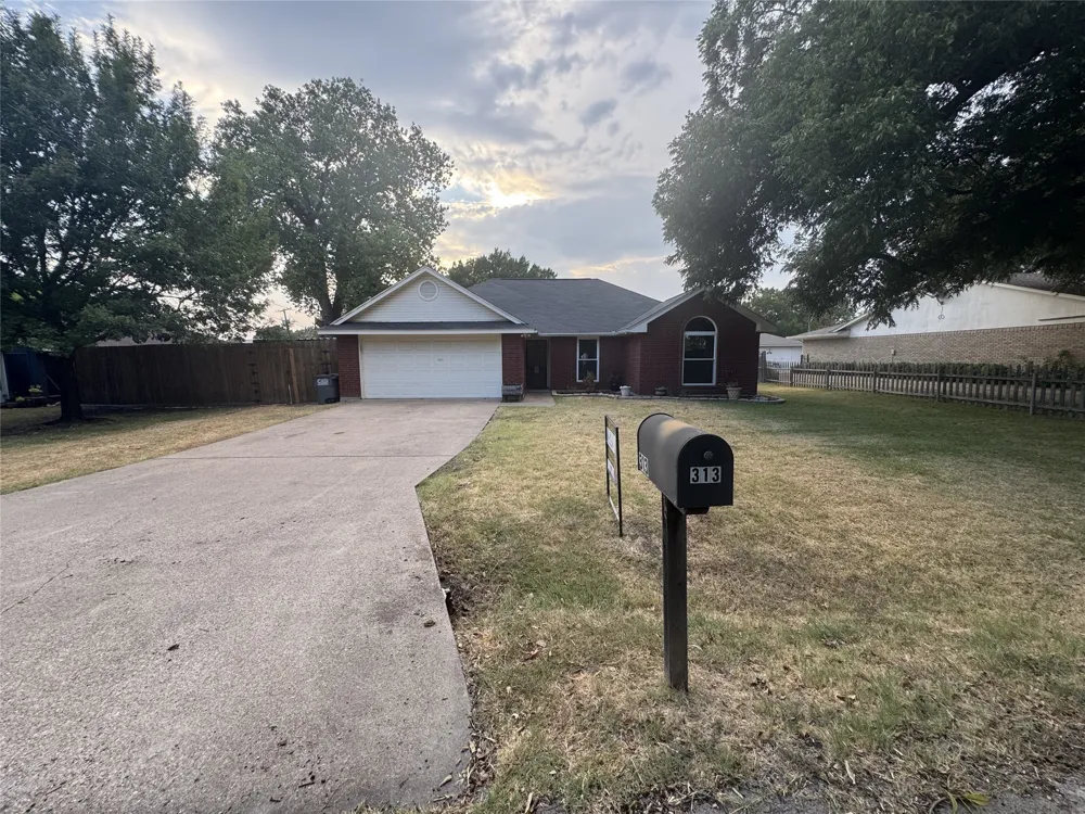 313 Main Street Red Oak, TX 75154