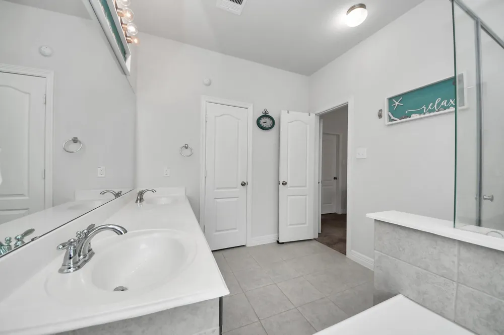 13715 Madera Bend Lane Rosharon, TX 77583