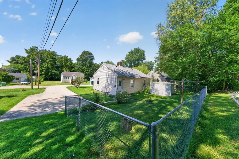 128 East Street Cassopolis, MI 49031