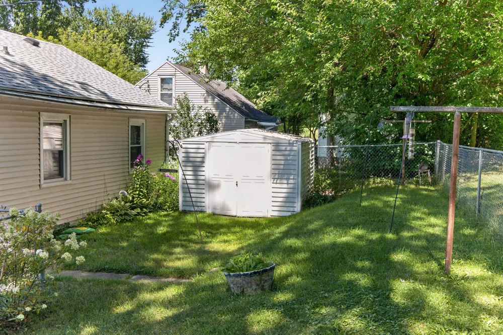 128 East Street Cassopolis, MI 49031