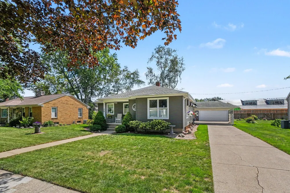 34 E 30th Street Holland, MI 49423