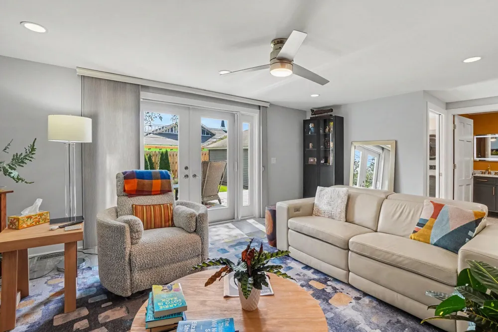 34 E 30th Street Holland, MI 49423