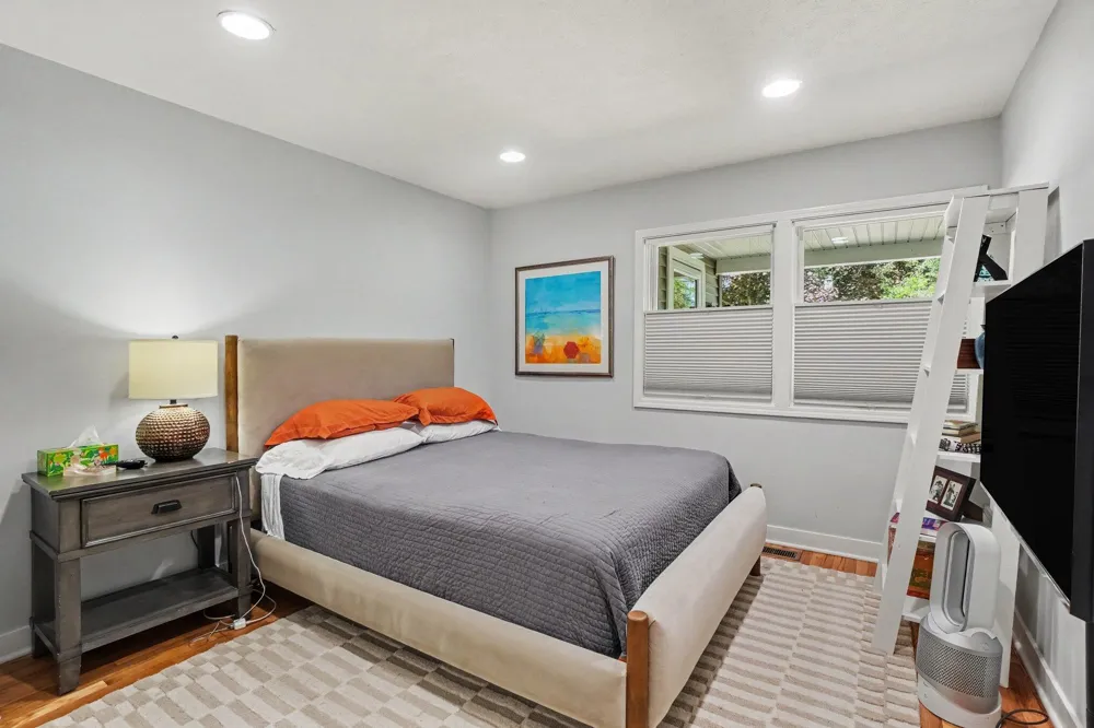 34 E 30th Street Holland, MI 49423