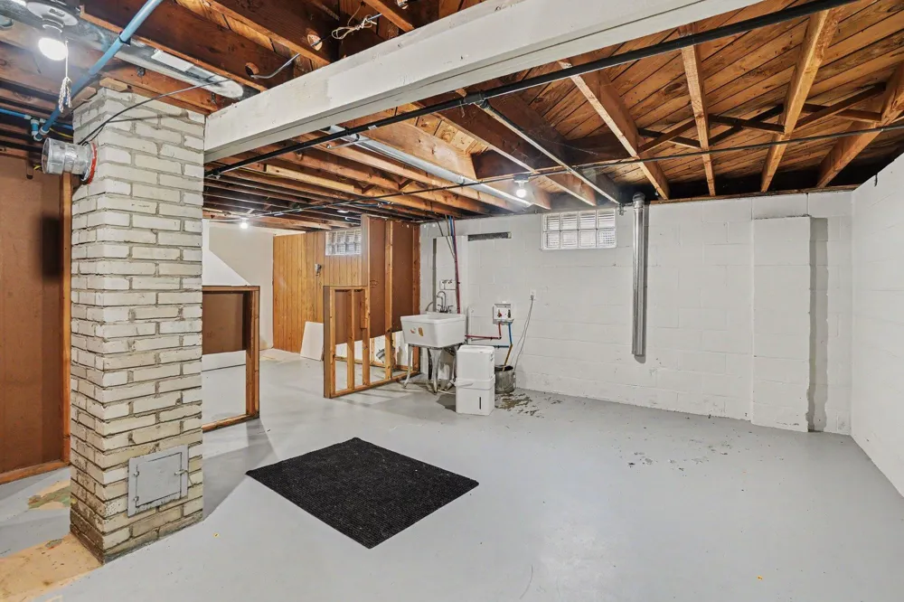 34 E 30th Street Holland, MI 49423