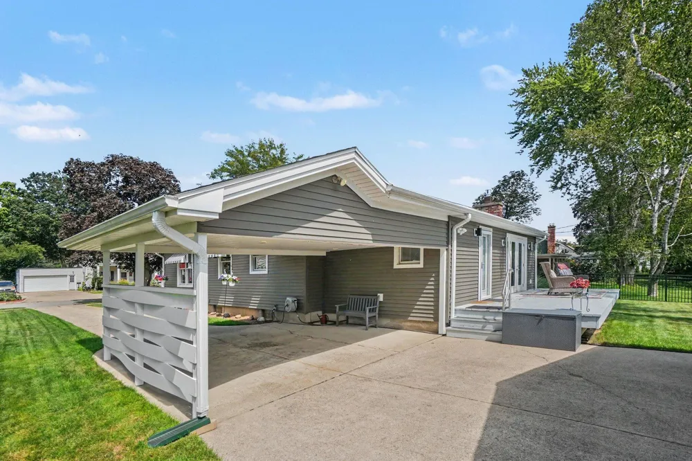 34 E 30th Street Holland, MI 49423
