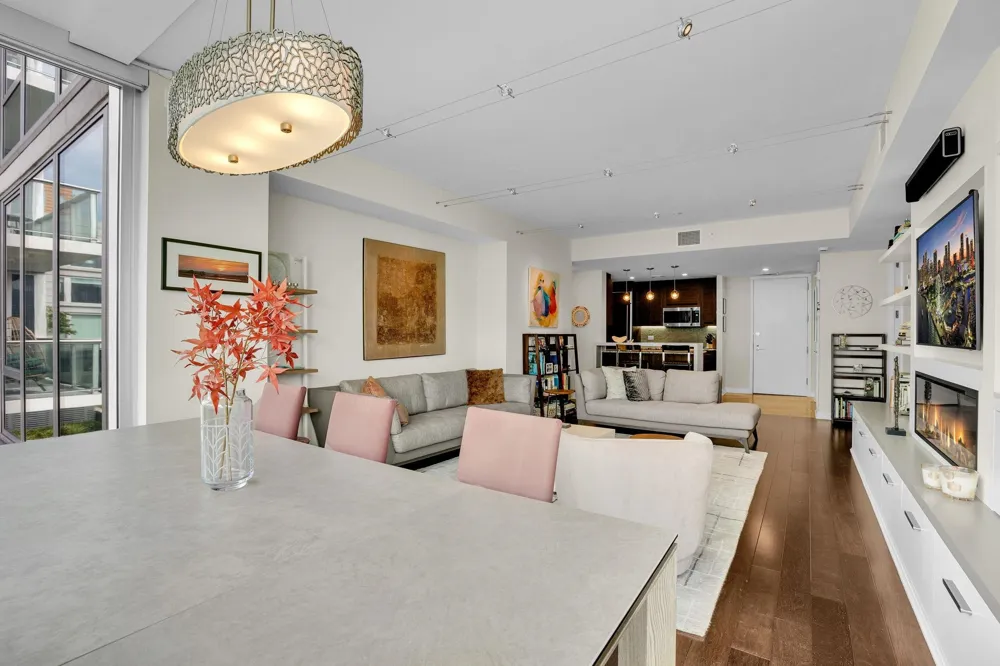 1000 AVENUE AT PORT IMPERIAL Weehawken, NJ 07087
