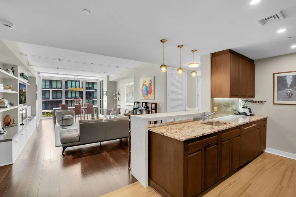 1000 AVENUE AT PORT IMPERIAL Weehawken, NJ 07087
