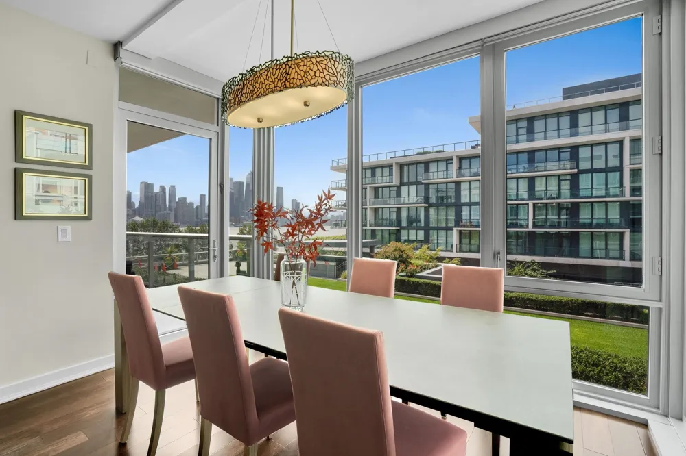 1000 AVENUE AT PORT IMPERIAL Weehawken, NJ 07087