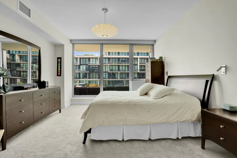 1000 AVENUE AT PORT IMPERIAL Weehawken, NJ 07087