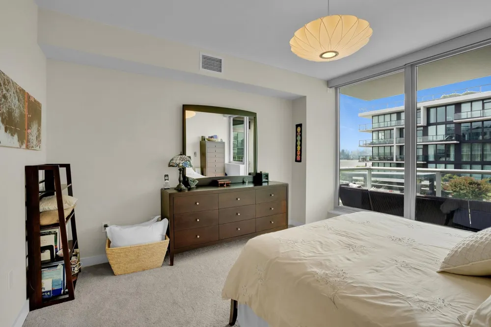 1000 AVENUE AT PORT IMPERIAL Weehawken, NJ 07087
