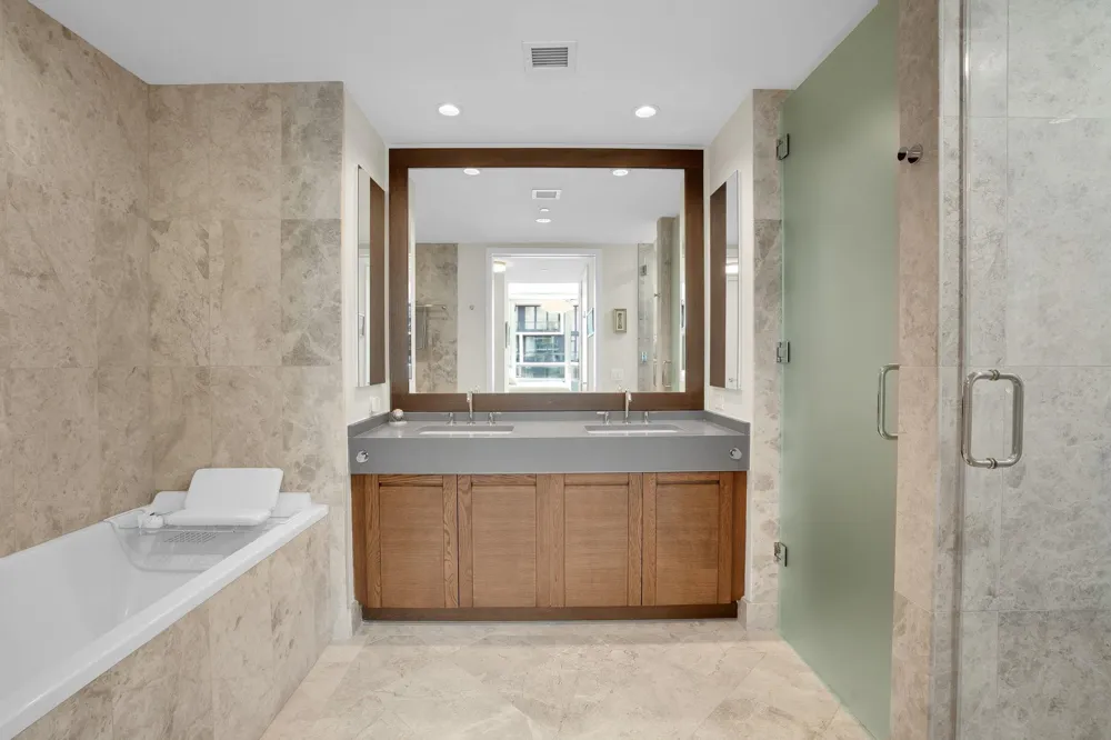 1000 AVENUE AT PORT IMPERIAL Weehawken, NJ 07087