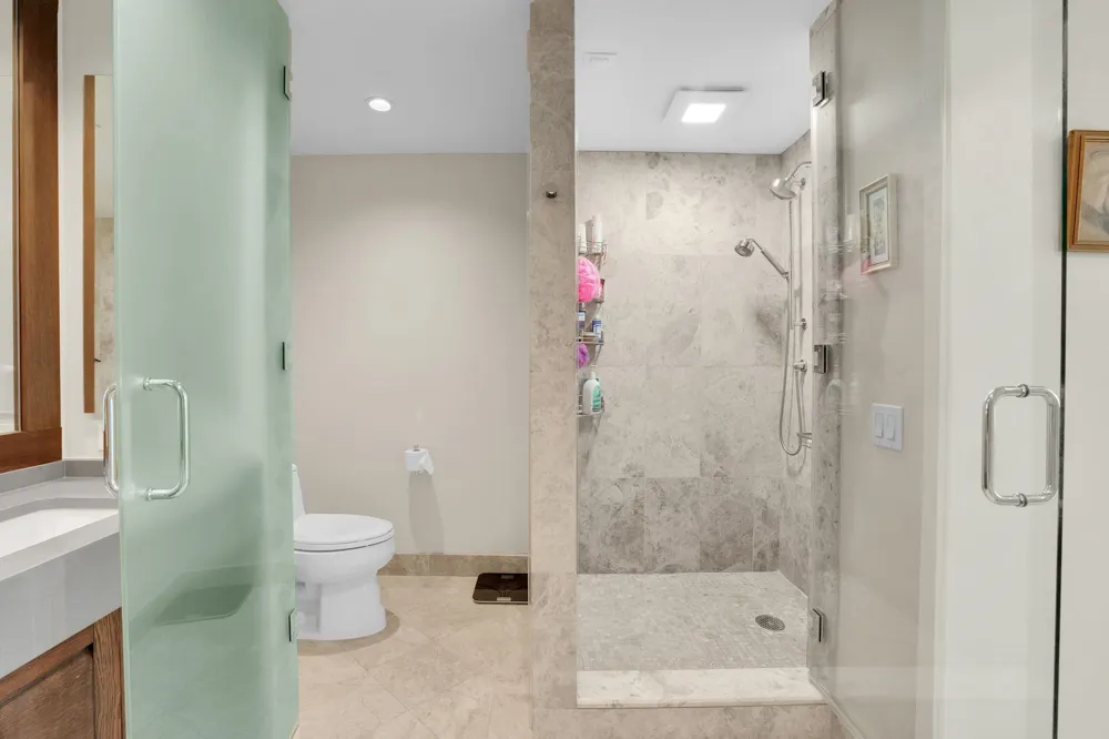 1000 AVENUE AT PORT IMPERIAL Weehawken, NJ 07087