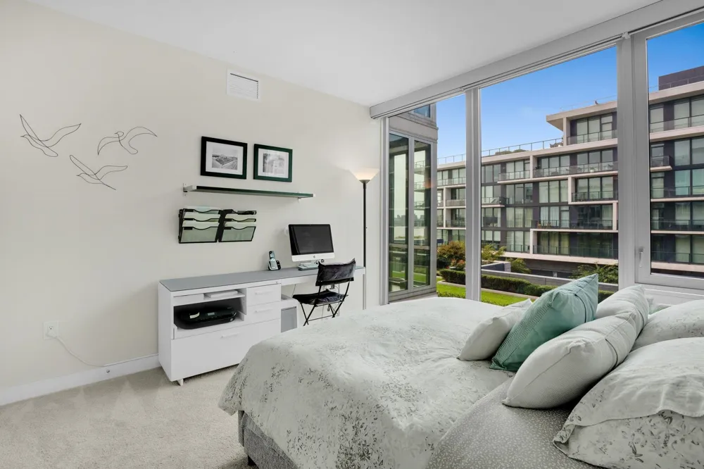 1000 AVENUE AT PORT IMPERIAL Weehawken, NJ 07087