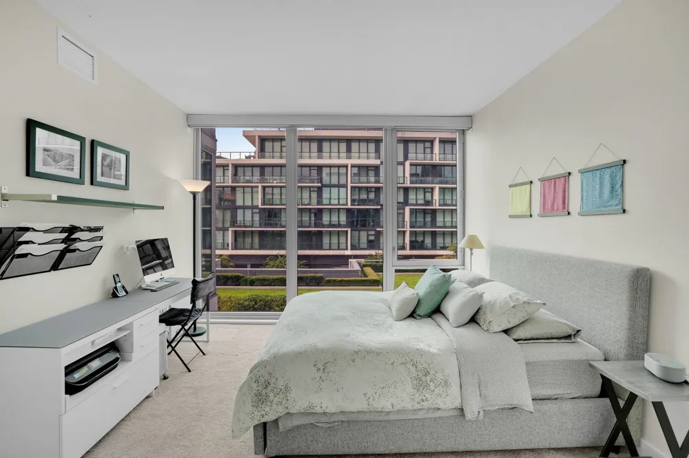 1000 AVENUE AT PORT IMPERIAL Weehawken, NJ 07087