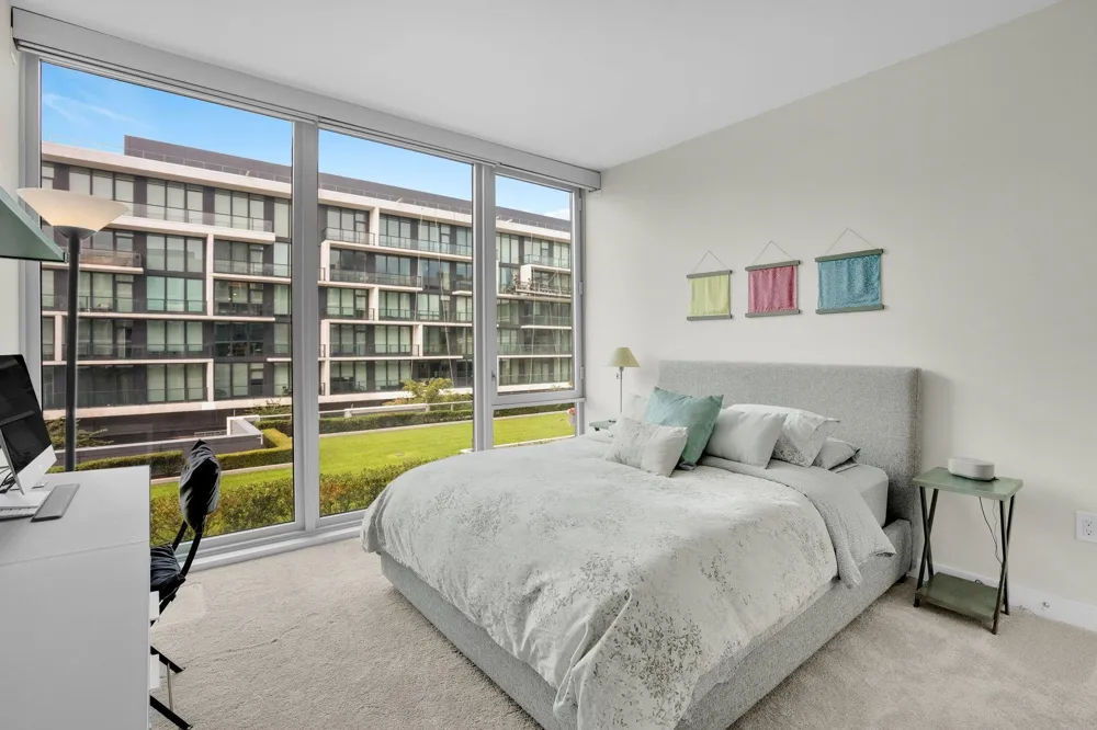 1000 AVENUE AT PORT IMPERIAL Weehawken, NJ 07087