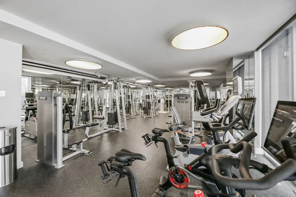 1000 AVENUE AT PORT IMPERIAL Weehawken, NJ 07087