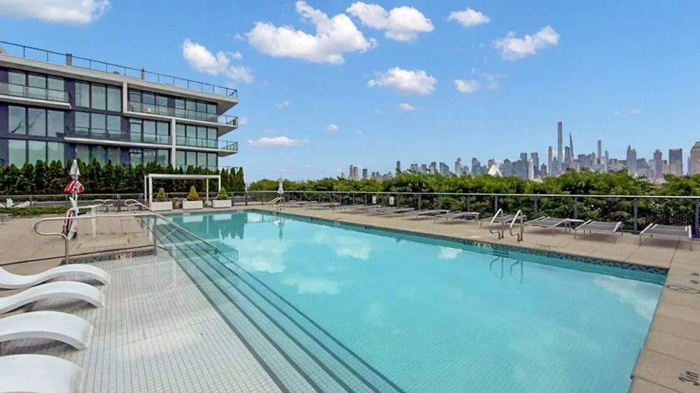 1000 AVENUE AT PORT IMPERIAL Weehawken, NJ 07087