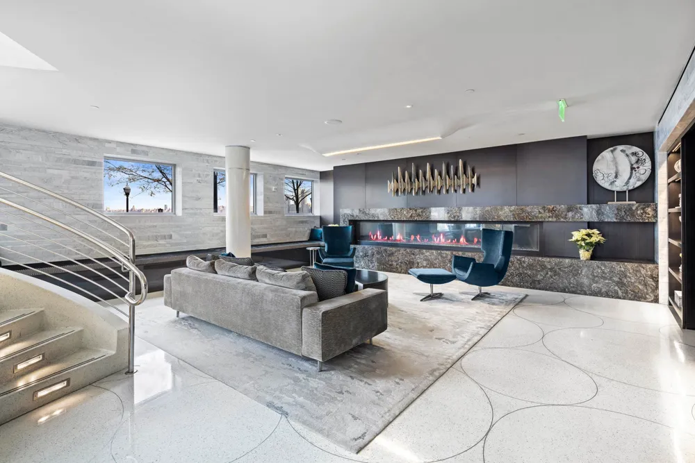 1000 AVENUE AT PORT IMPERIAL Weehawken, NJ 07087