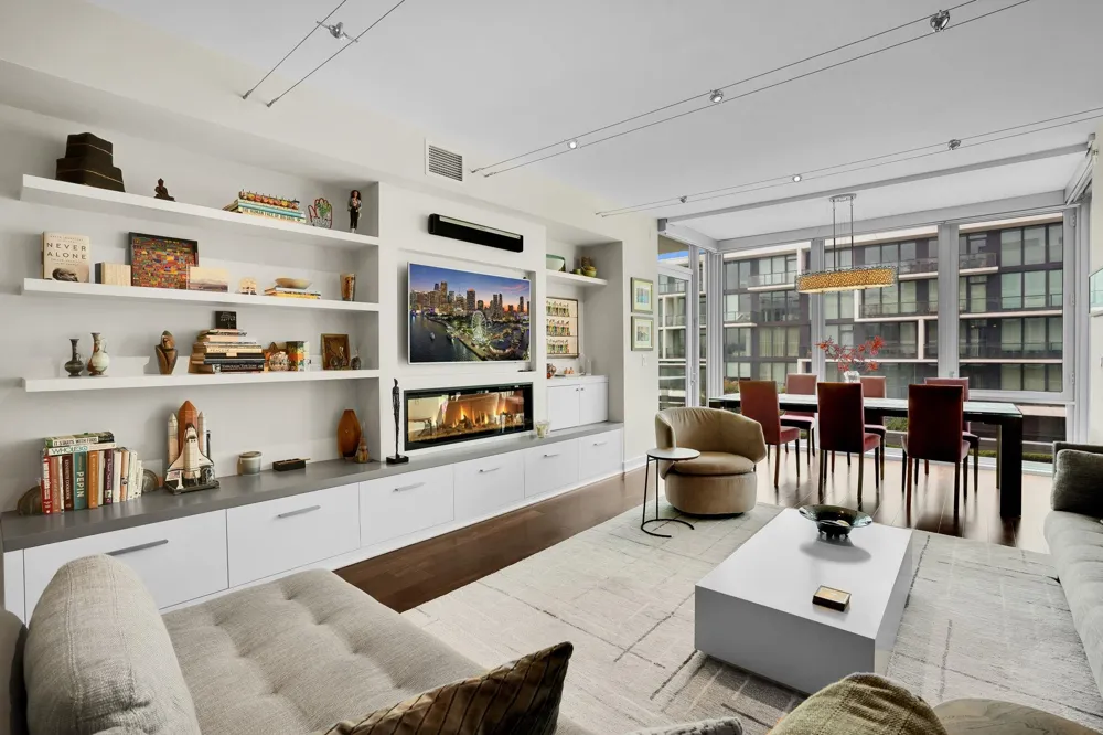 1000 AVENUE AT PORT IMPERIAL Weehawken, NJ 07087