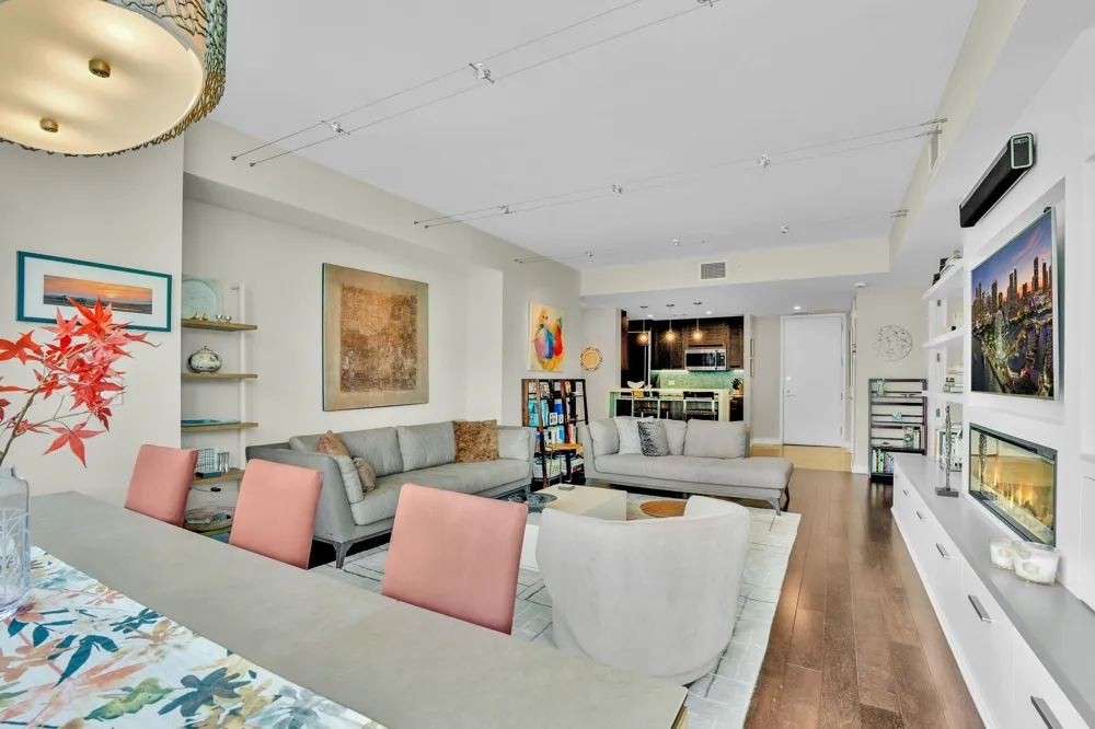 1000 AVENUE AT PORT IMPERIAL Weehawken, NJ 07087