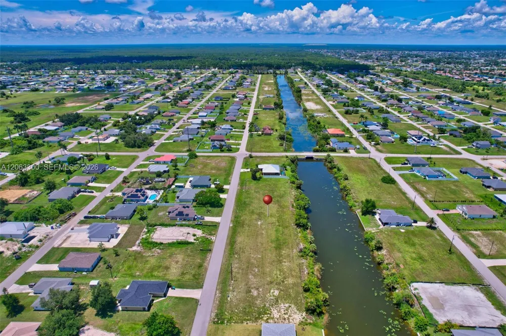 2625 NE 5th Cape Coral, FL 33909