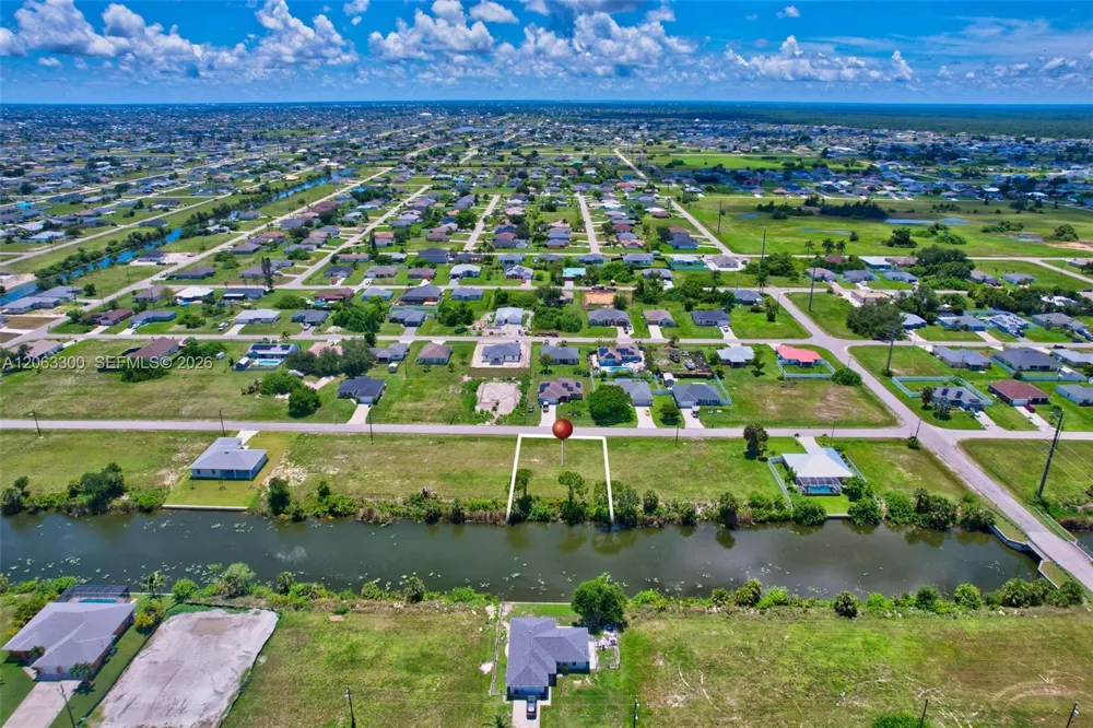 2625 NE 5th Cape Coral, FL 33909