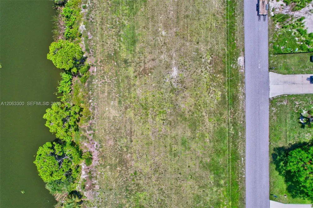 2625 NE 5th Cape Coral, FL 33909