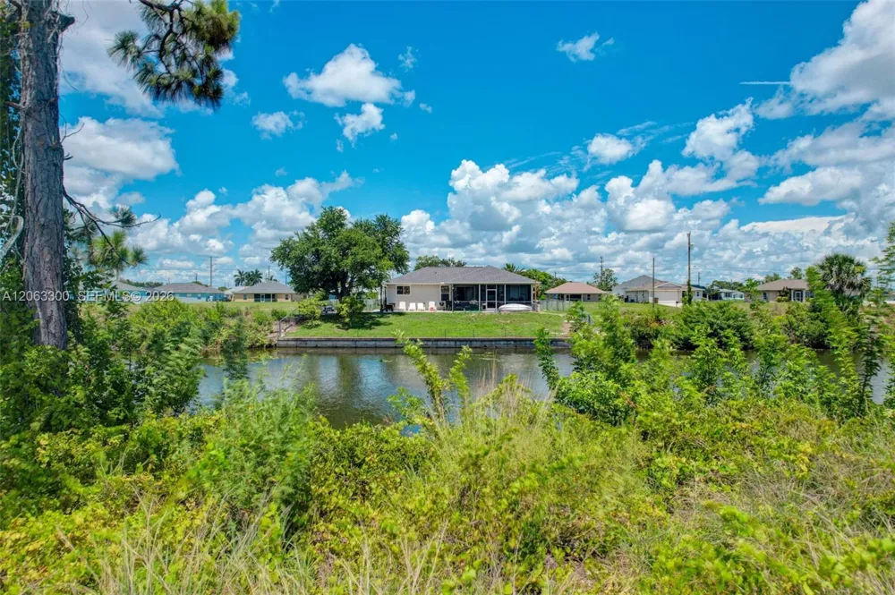 2625 NE 5th Cape Coral, FL 33909