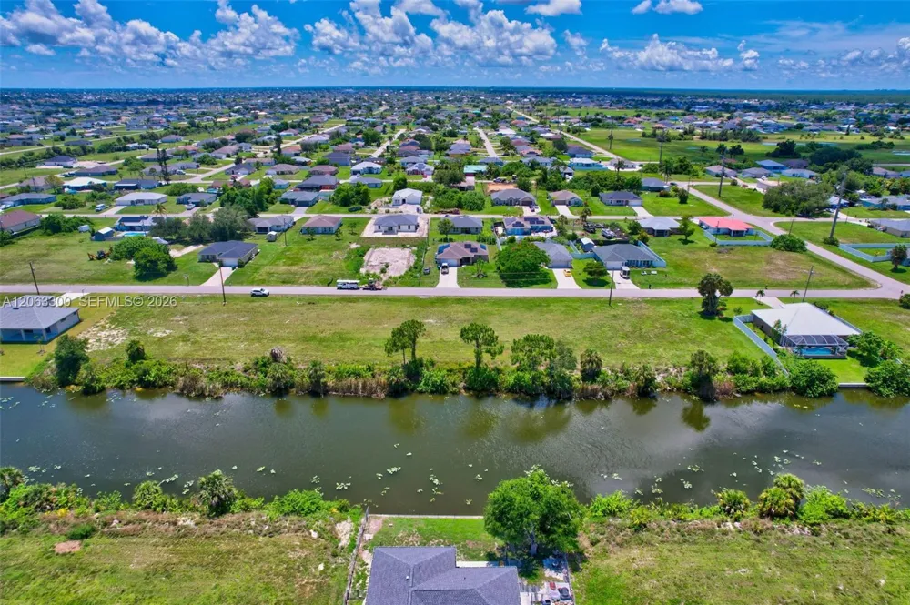 2625 NE 5th Cape Coral, FL 33909