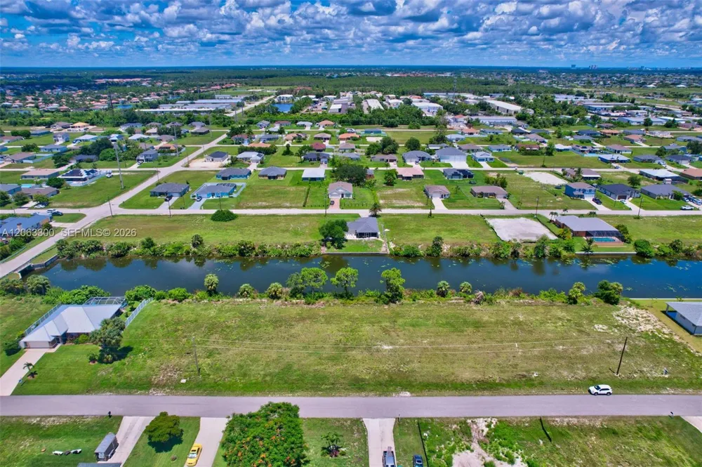 2625 NE 5th Cape Coral, FL 33909