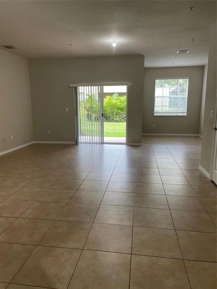 9076 Preston Place Tamarac, FL 33321