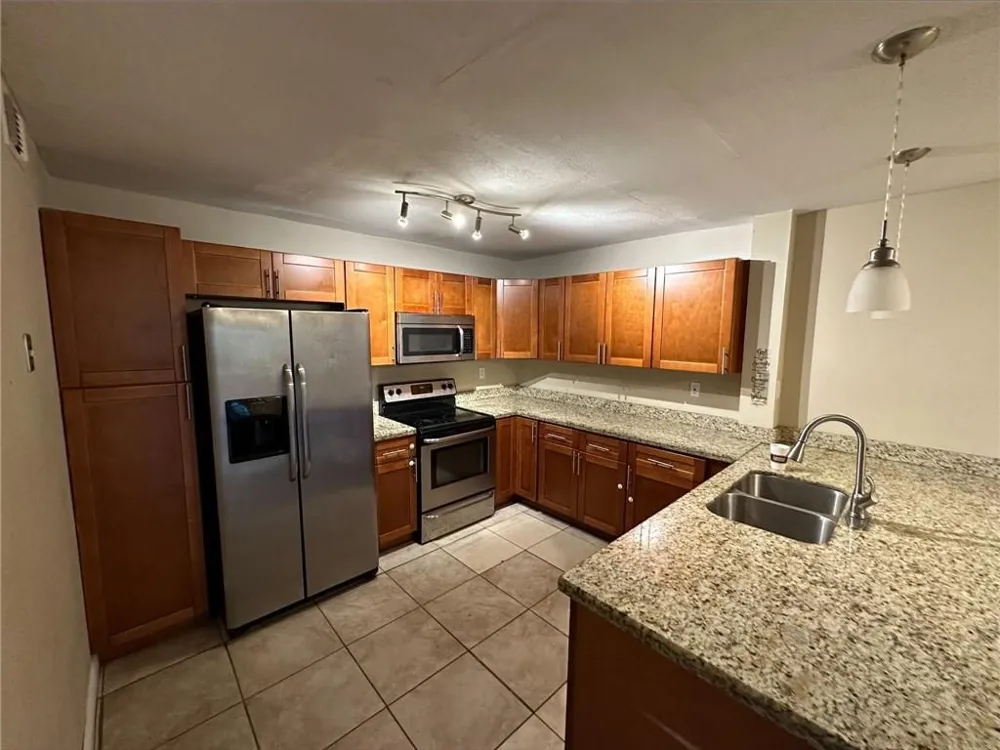 5614 BLUEBERRY COURT #173 Lauderhill, FL 33313