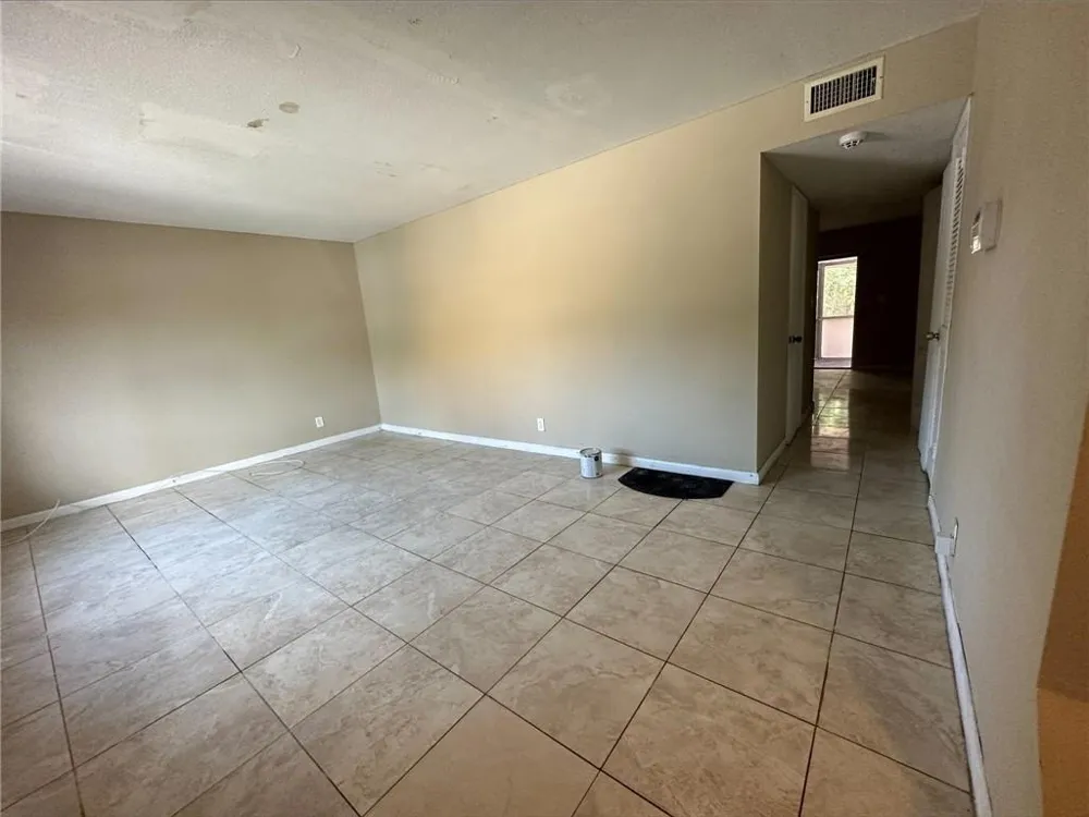 5614 BLUEBERRY COURT #173 Lauderhill, FL 33313