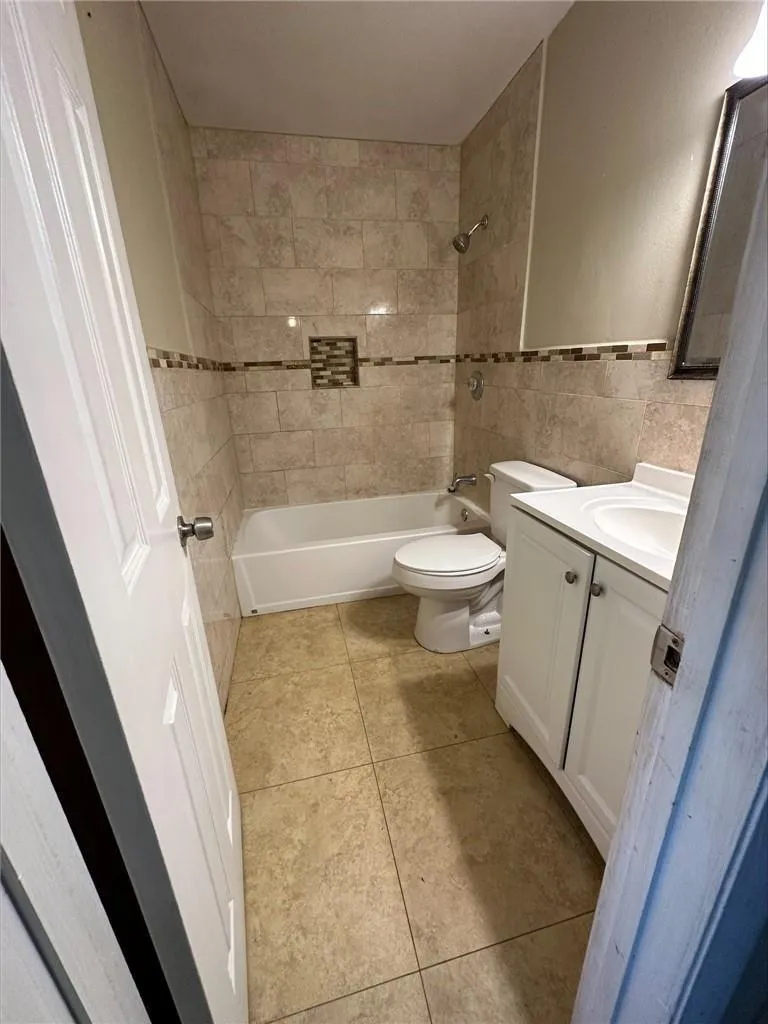 5614 BLUEBERRY COURT #173 Lauderhill, FL 33313