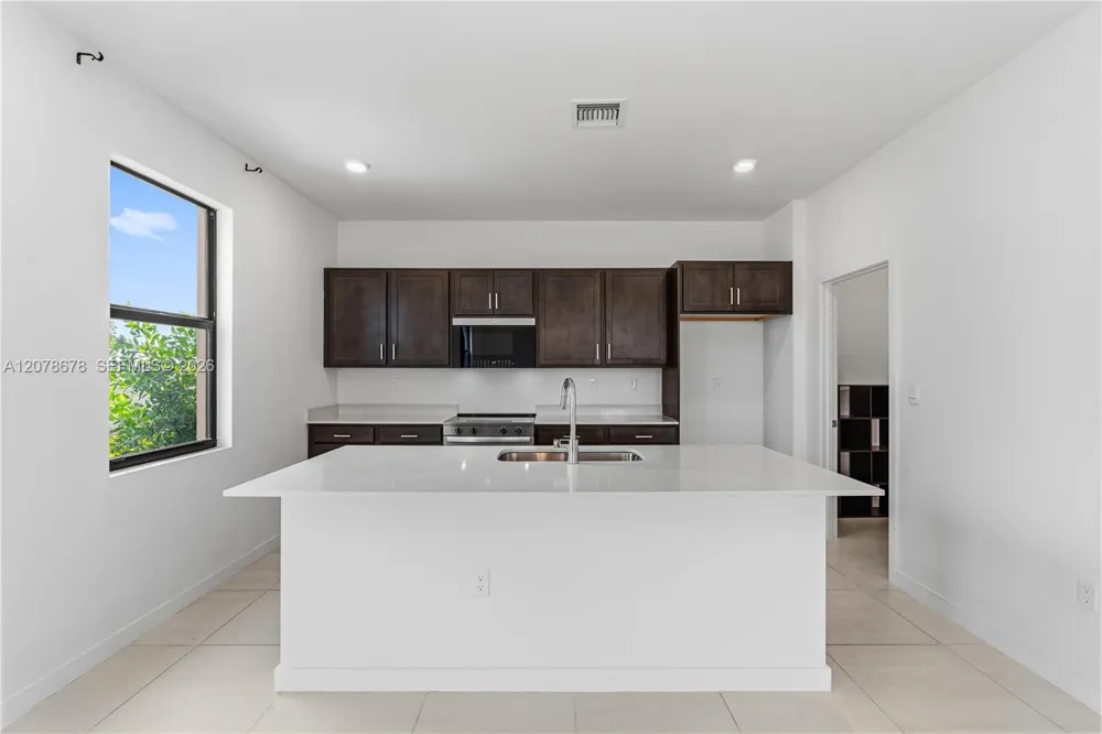 1325 NE 2nd Ct Homestead, FL 33033