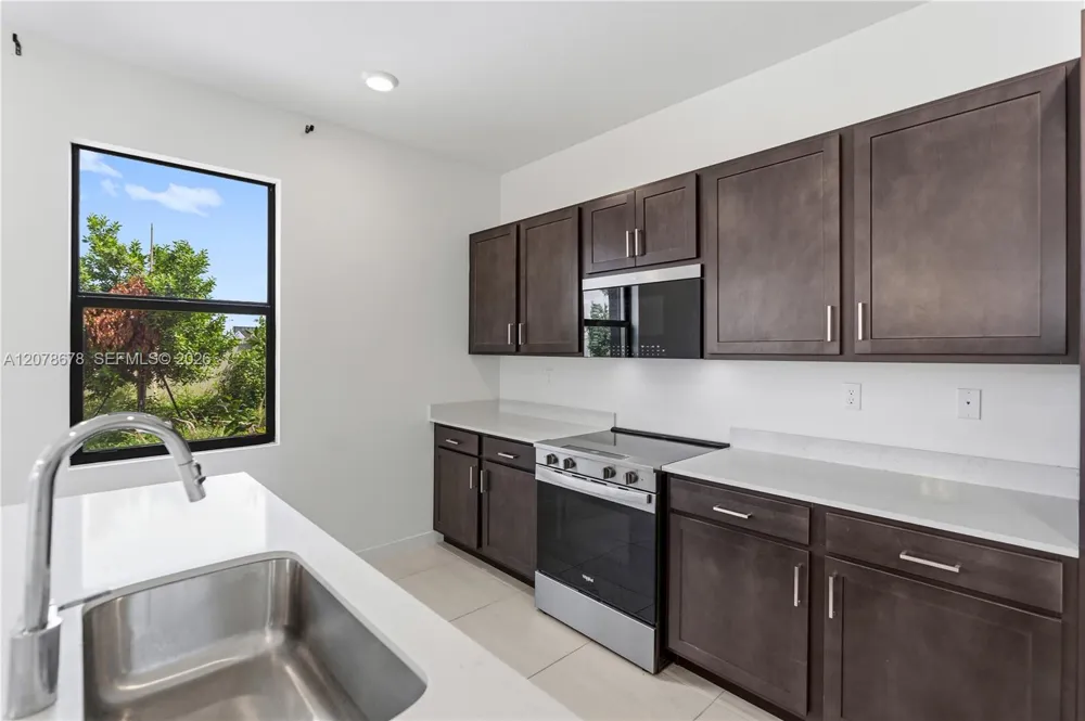 1325 NE 2nd Ct Homestead, FL 33033