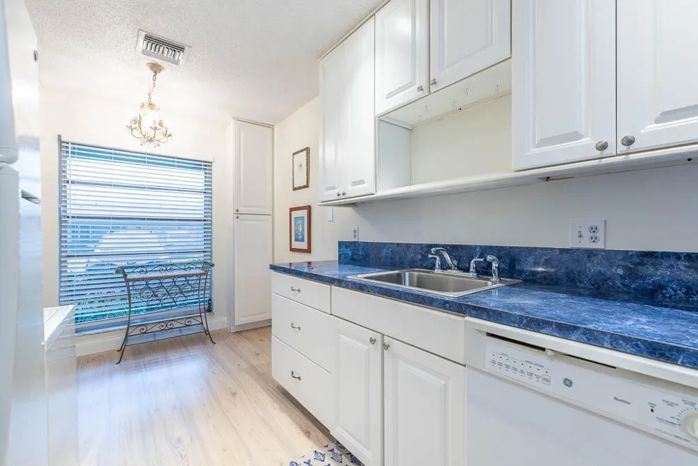 2381 SHADY LANE #B Delray Beach, FL 33445