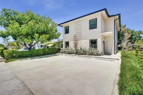3051 NW 59th St