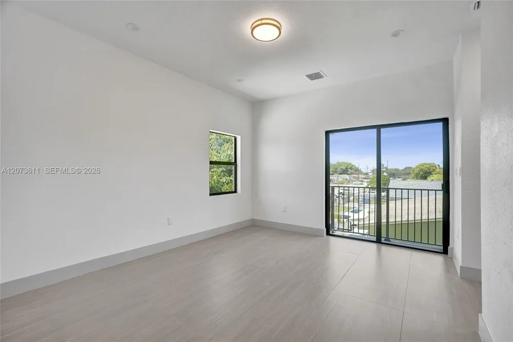 3051 NW 59th St Miami, FL 33142