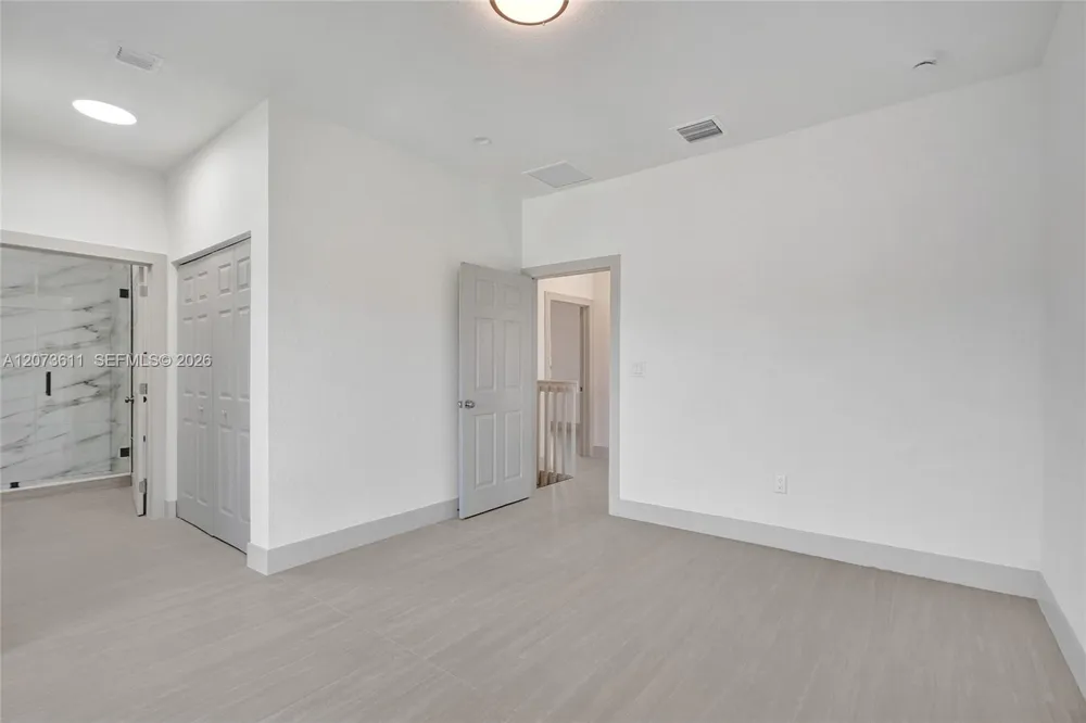 3051 NW 59th St Miami, FL 33142