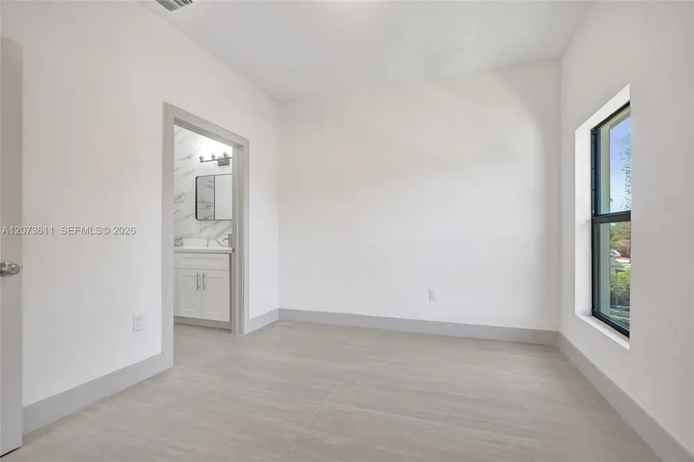 3051 NW 59th St Miami, FL 33142