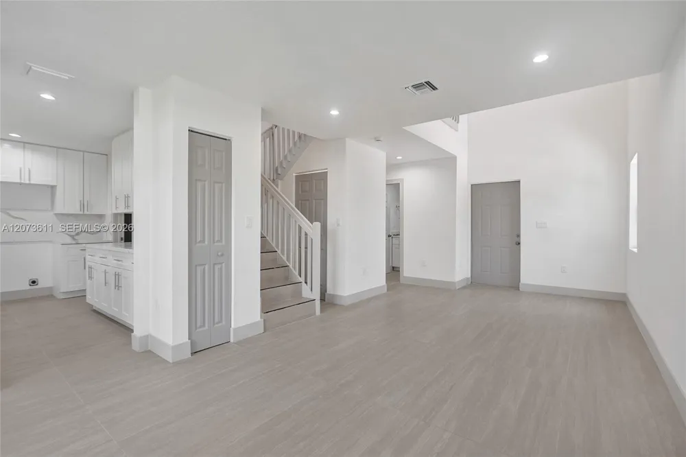 3051 NW 59th St Miami, FL 33142