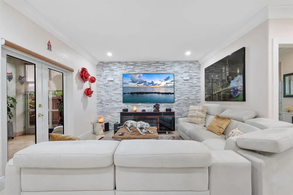 15580 SW 176TH TERRACE Miami, FL 33187