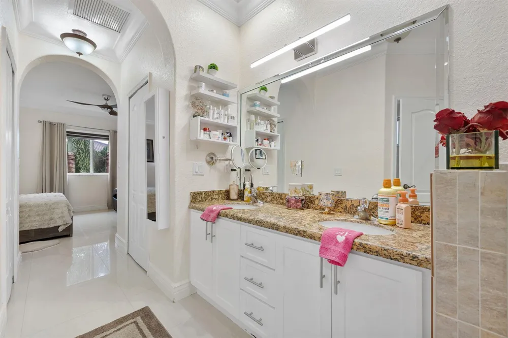 15580 SW 176TH TERRACE Miami, FL 33187