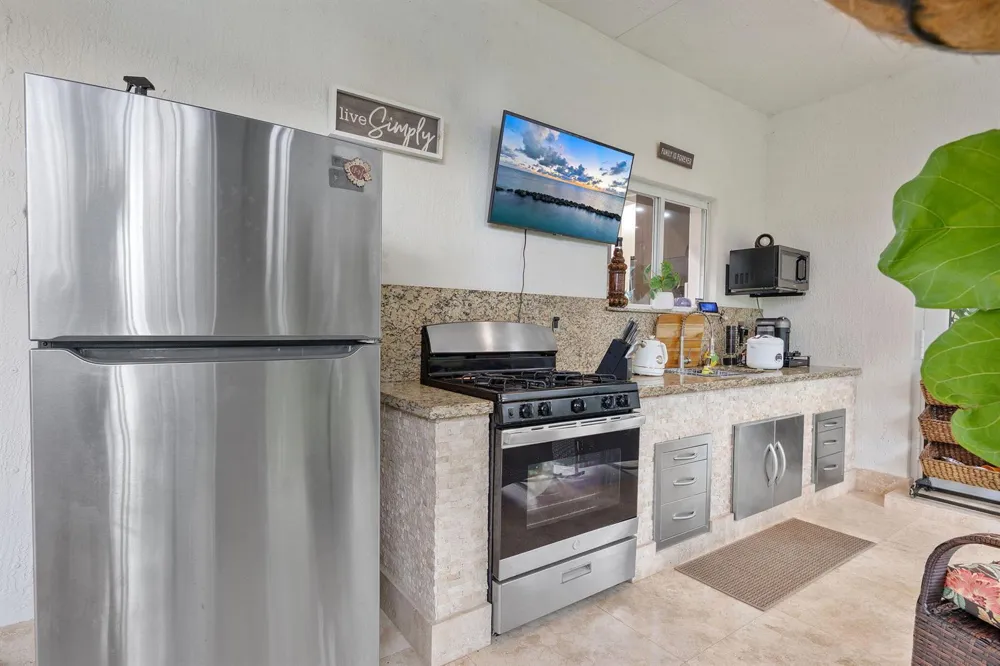 15580 SW 176TH TERRACE Miami, FL 33187