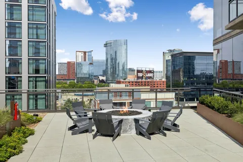 1212 Demonbreun St #607