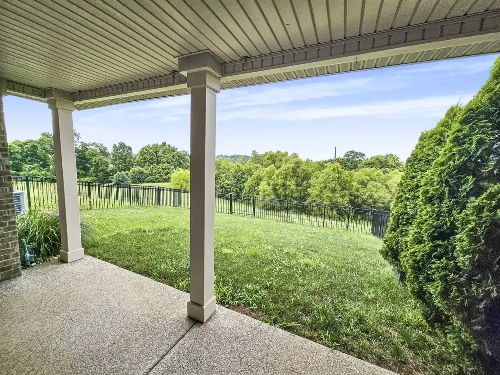 835 Meadowcrest Way Lebanon, TN 37090
