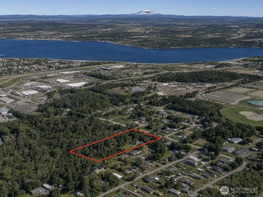 5240 W Werner Road Bremerton, WA 98312